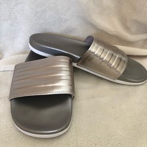 Adidas metallic Adilette Comfort Slide Sandals